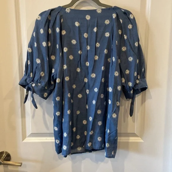 LC Lauren Conrad Blue Floral Blouse - Picture 2 of 5